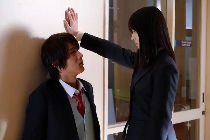 壁咚那个男孩接招吧那边的女孩剧照曝光