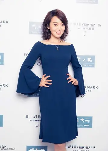 组图:闫妮凹造型大秀瘦身成果 招牌笑容显娇俏_高清图集_新浪网