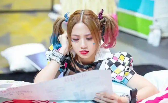 吴映洁明星大侦探第二季鬼小丑图片88