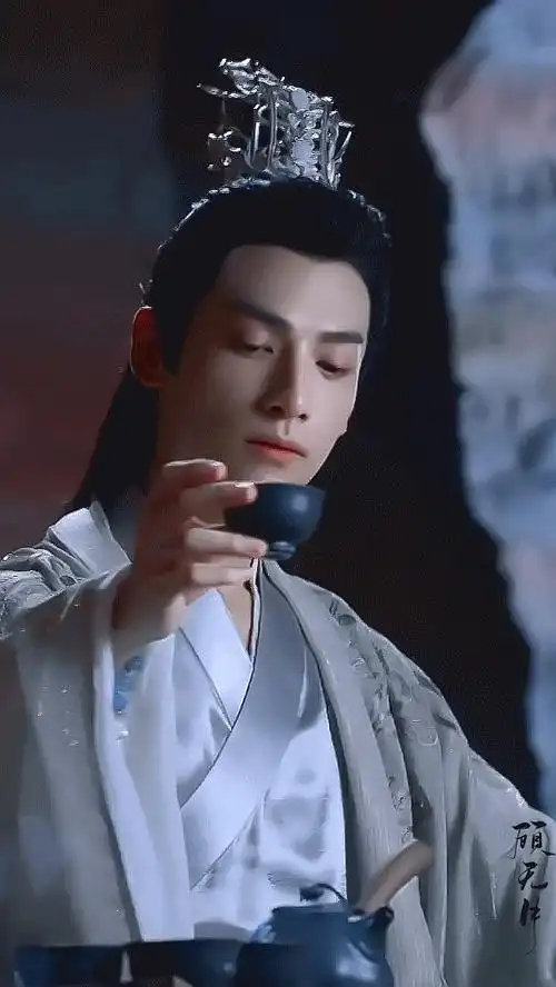 罗云熙戏里喝酒名场面