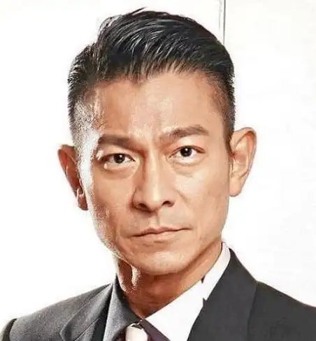 57岁刘德华近照, 容颜苍老认不出, 每年都要去祭拜梅艳芳!