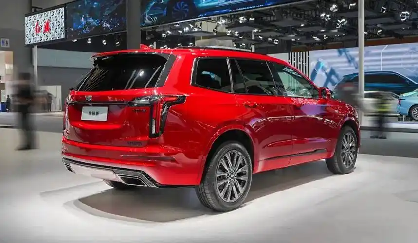 2022广州车展,实拍凯迪拉克xt6黑钻版,这红色是懂中国的_搜狐汽车