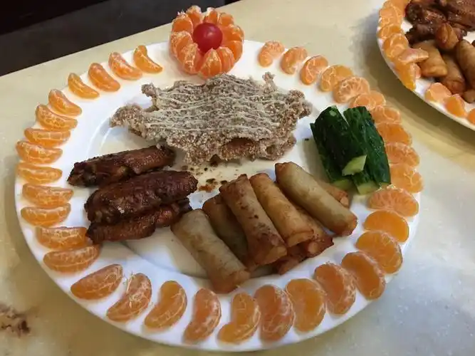 水果拼盘牛排春卷 =最佳完美组合