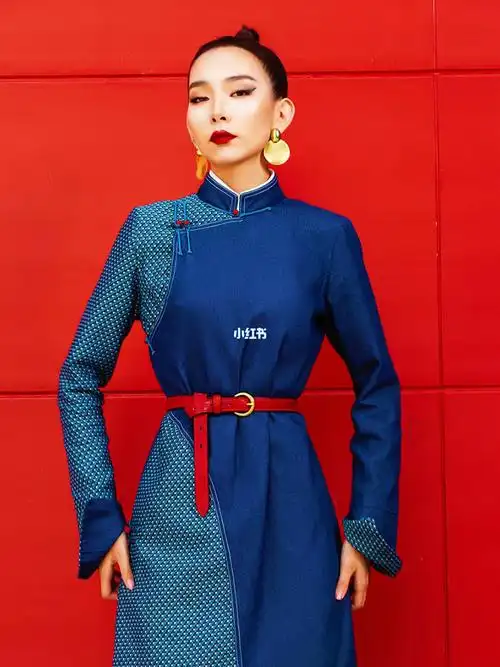 蒙古丽人蒙古服饰蒙古袍