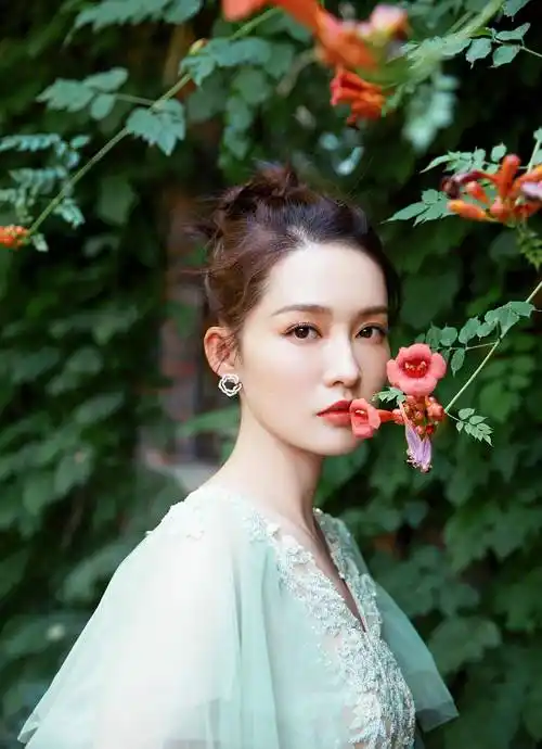 "氧气美人"李沁:美貌与实力并存的古典美人