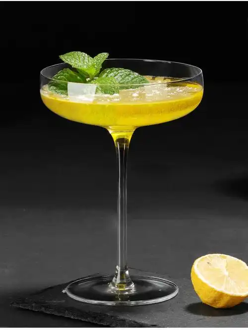 酒杯古典鸡尾酒杯 新款女士酒杯蝶形杯高脚马天尼杯塔杯 扩口香槟杯子