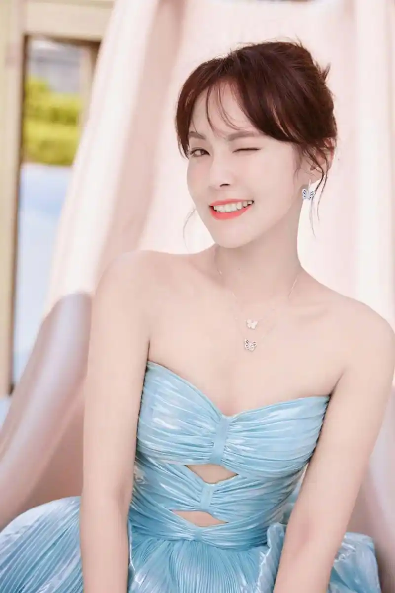 品味时尚,领略张佳宁壁纸大赏的绝美魅力!