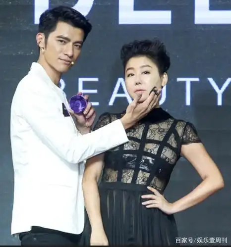 蓝心湄出道前是酒吧歌手 今是主持一姐他如何做到