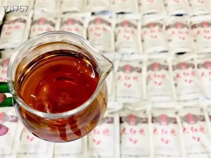 浓香大红袍.浓香大红袍95干茶有明显的花香,外形条索紧结,色 - 抖音