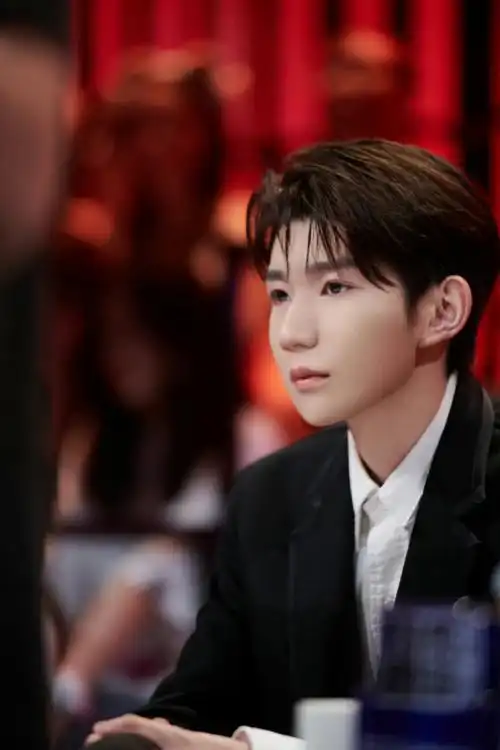 王源818流星也为你落下来了舞台