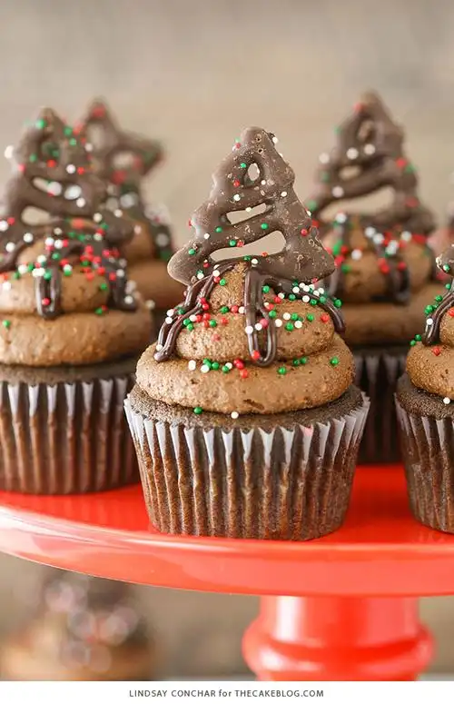 40 delectable christmas tree cupcakes (recipes and ideas)