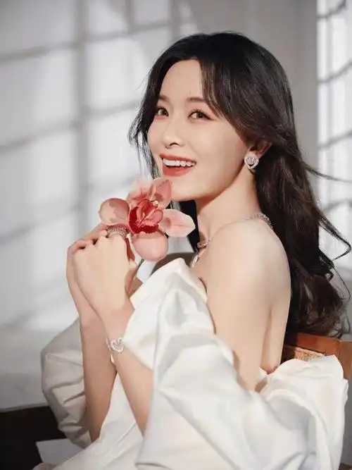 文咏珊惊艳?王俊凯被举报?蔡徐坤的瓜结束了?