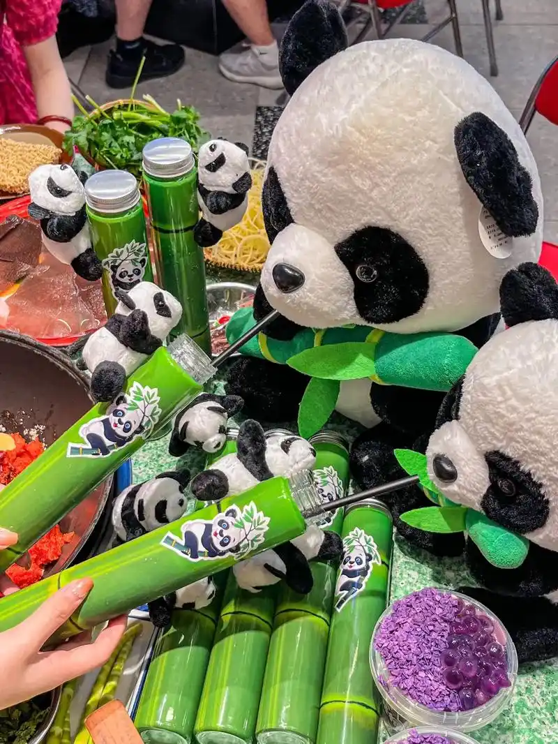 在广州!终于喝上熊猫奶茶啦……我大广州!01终于也 - 抖音