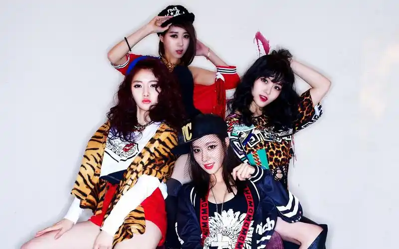 韩国女团wannab性感写真