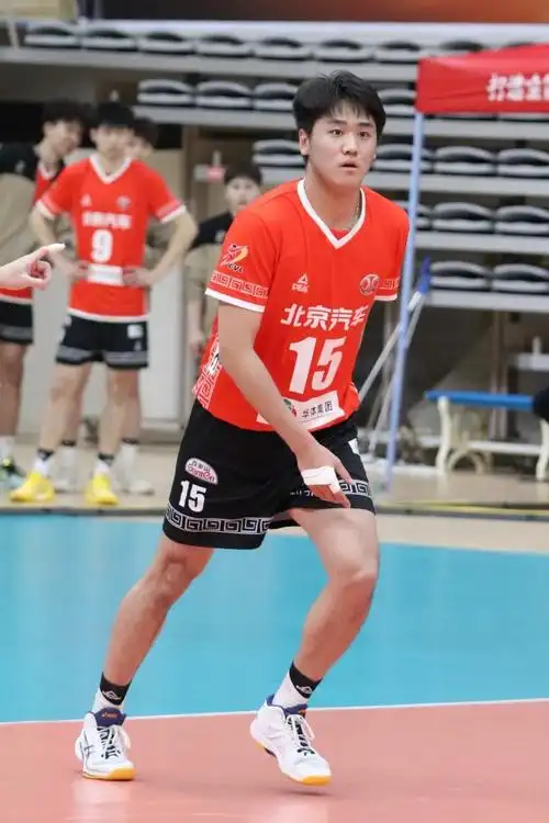 男排效力司职接应位置男旗手来自清华大学组委会公布了双旗手的名单都