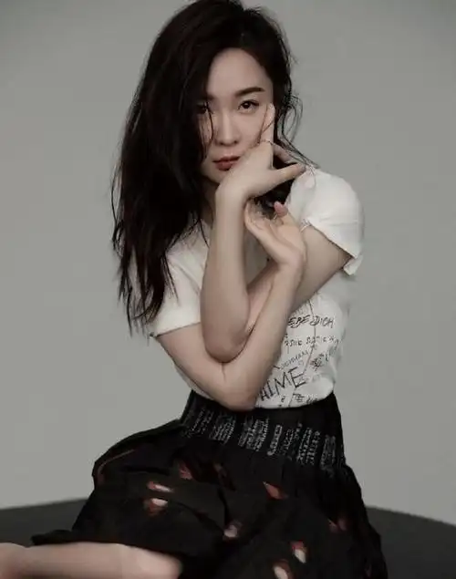 夫妻模范营业杜江霍思燕合体拍大片幸福感溢出屏幕