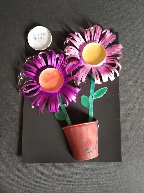 纸杯花的制作优秀作品欣赏 写美篇         一次性杯子大家都不陌生