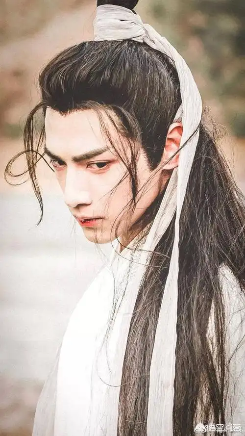 你觉得当红男明星中,谁的古装长发造型最帅?饰演的角色也最经典?