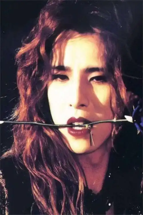 林佳树:前女友嫁给了木村拓哉,他58岁未婚,笑起来依旧羞涩