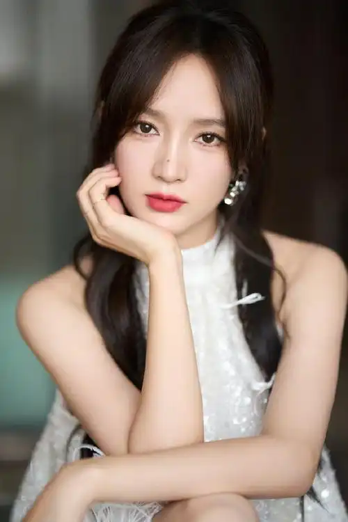 孟佳的穿搭图鉴