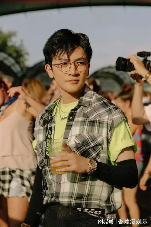 苏有朋脸部水肿严重疑似整容过度导致