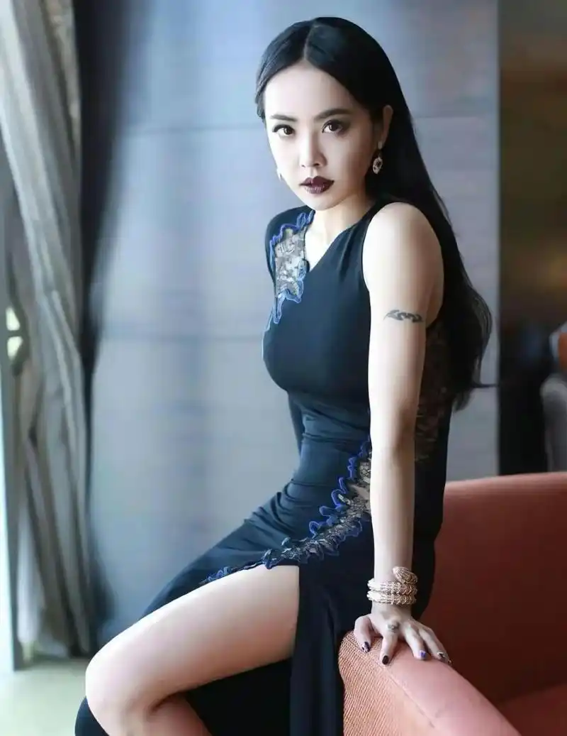 蔡依林身材颜值太棒了,优雅迷人