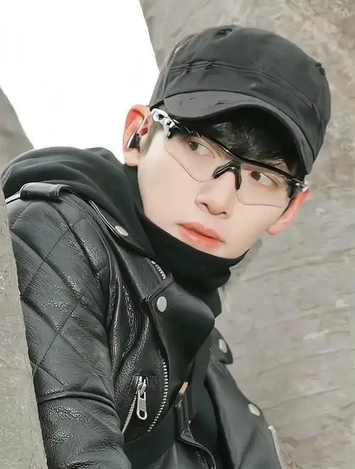 拜托这可是南韩颜霸池昌旭他帅得像是和其他人不在一个次元