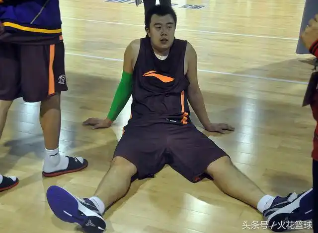 和身高2米15,体重300斤的韩德君结婚啥感受?妻子的回答相当接地气