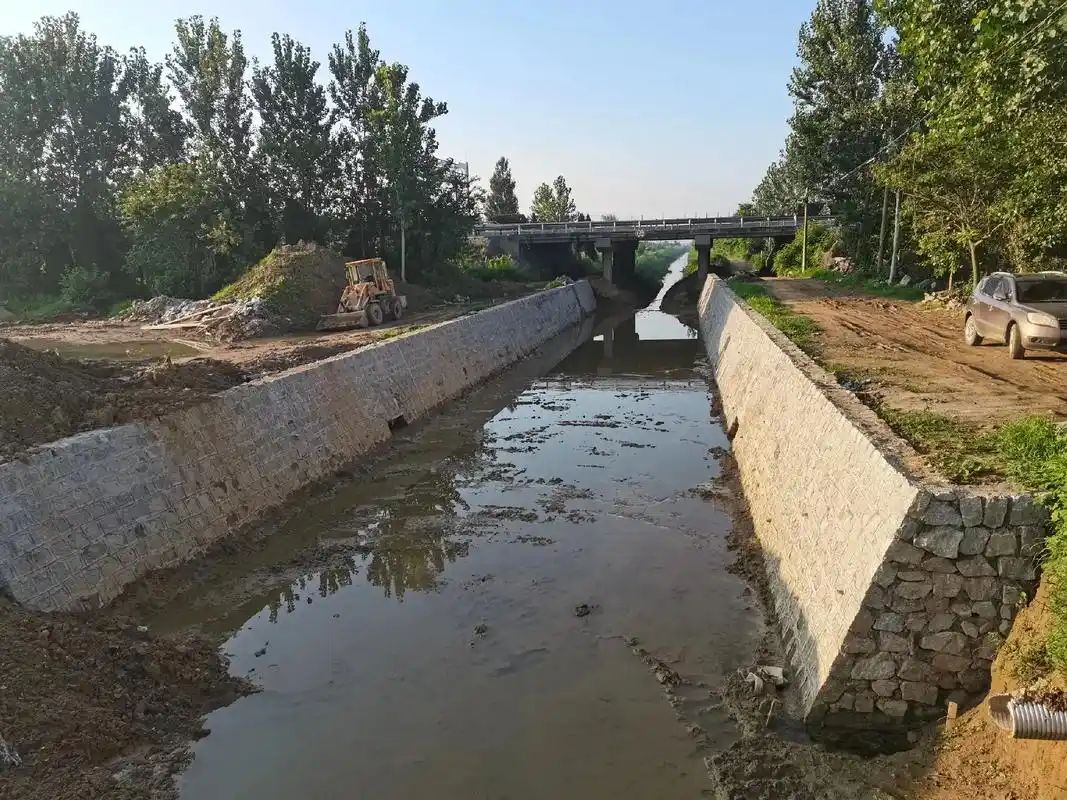 滩巷河道全景图(护坡工程最后一段〉 - 抖音