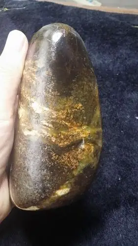 油润性超好顶级青玉 和田玉籽料原皮色和田籽玉原石 1358克,第一届