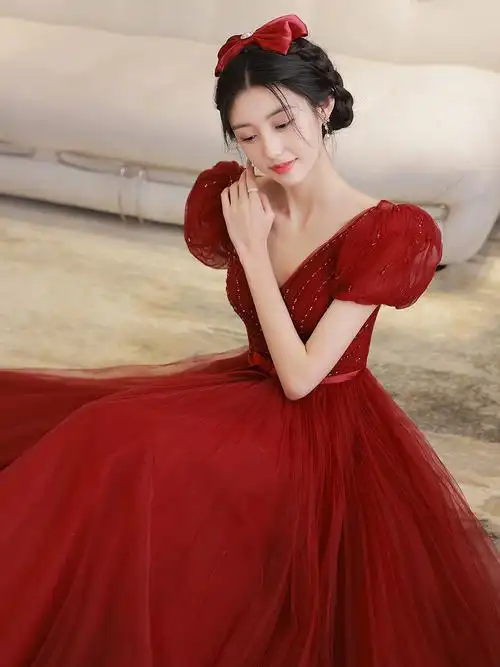 敬酒服新娘2022新款在逃公主性感赫本风显瘦气质酒红色订婚礼服夏