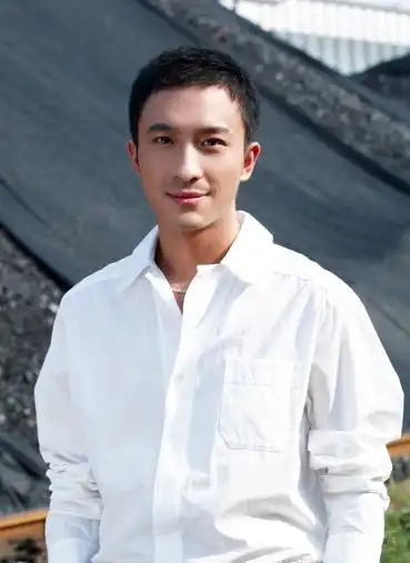 铁人首映80后小张铎成帅气铁人图