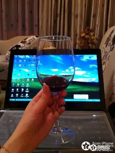 一杯红酒配电影……知道这首歌的请进!