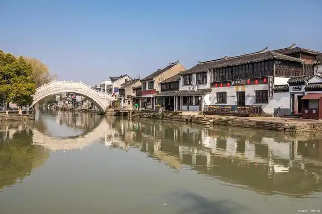 江南"四大名镇",清丽婉约的水乡古镇,江苏和浙江各占两员