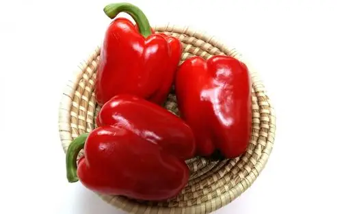 > || 更新时间:2019-01-14 颜色分 白色 关键词:  蔬菜 甜椒 静物