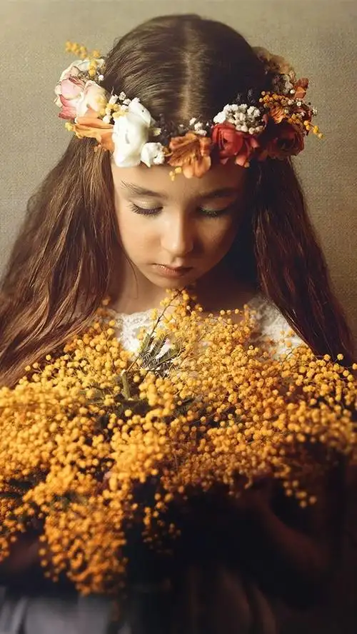 iphone 壁纸 悲伤的小女孩,鲜花