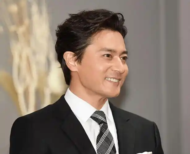 与廉晶雅相恋10年,却转头娶豪门千金,51岁销声匿迹_张东健_高小_事业