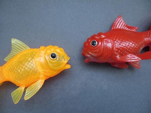 bazarme欧美童年回忆鱼儿水中游软搪金鱼戏水戏水玩具