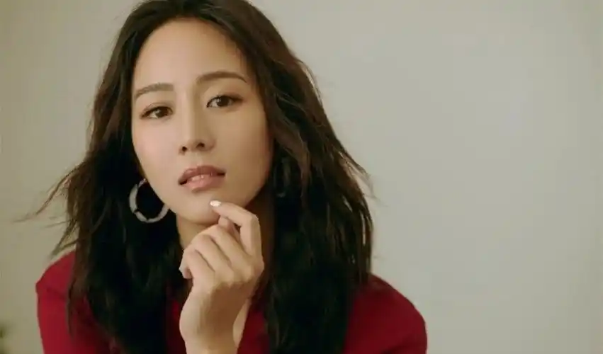 张钧甯切换事业路线,绯闻男友个个精彩,奈何还没修成正果