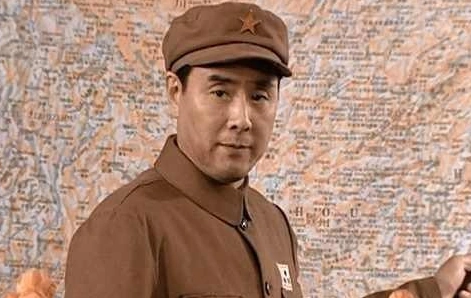 丁伟,军事小说《亮剑》中人物,故事中曾任北京军区参谋长,由演员王全