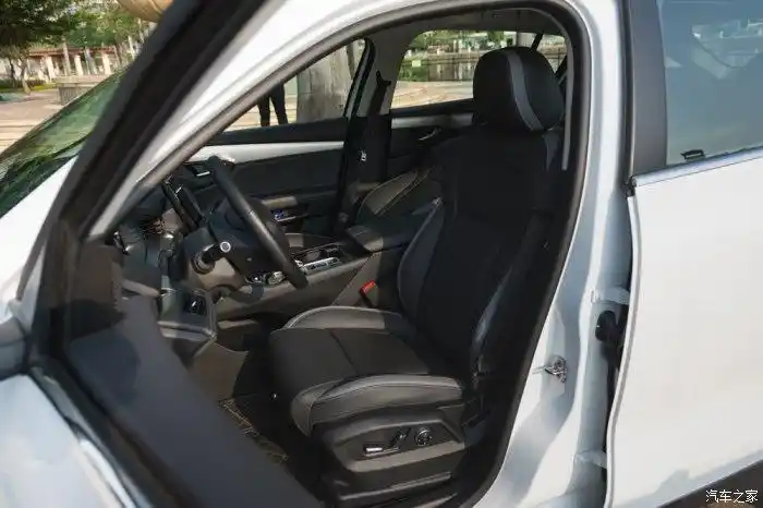第一次写汽车小作文——观致7内饰