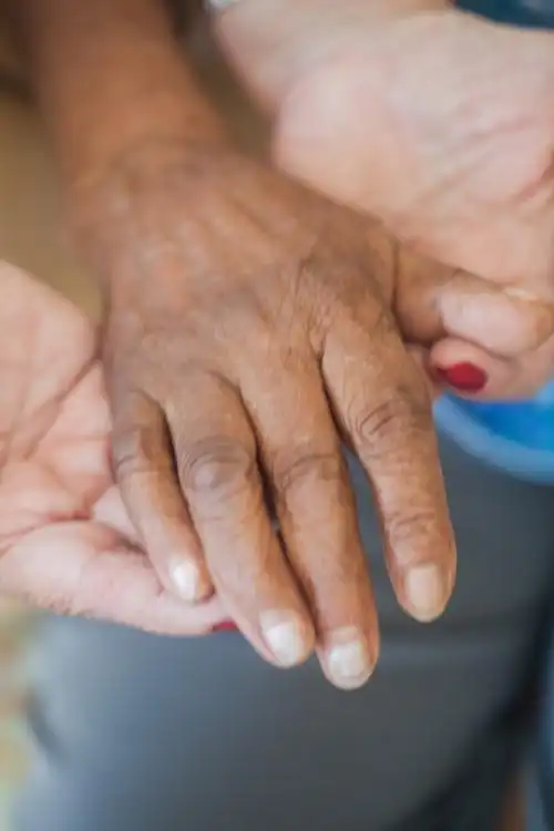 老人苍老的手图片第5张