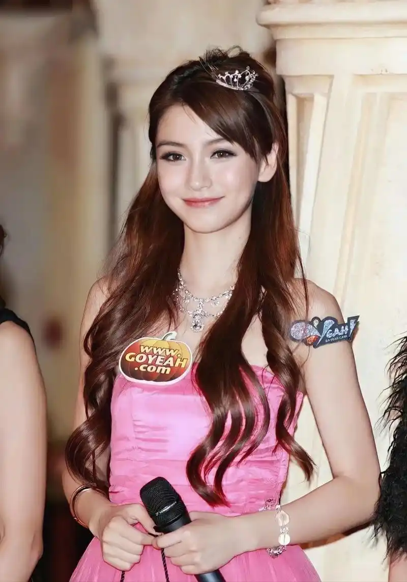 杨颖刚出道的时候真的很"水灵",网友:好想用这张脸活一天