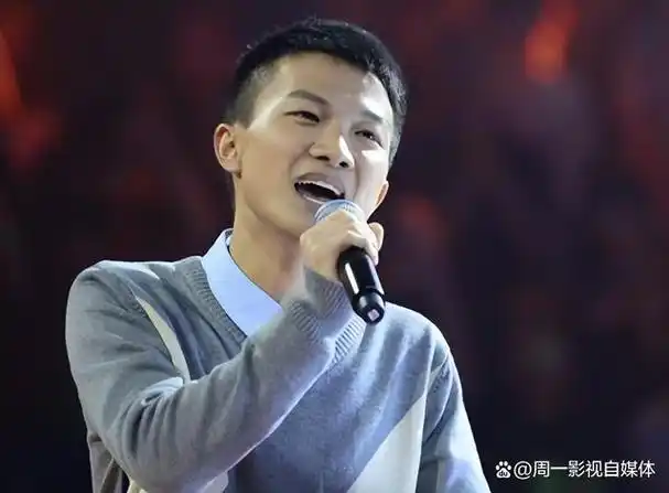 知名音乐人评价周深一直在装稚嫩装综艺范儿高音不好听