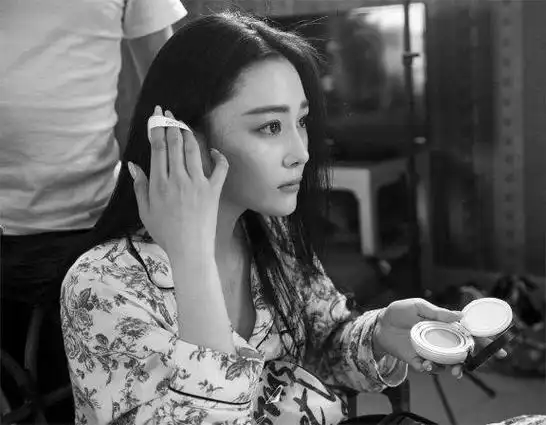 张馨予从"黑料女王"到"最美军嫂",她用实际行动证明自己的价值