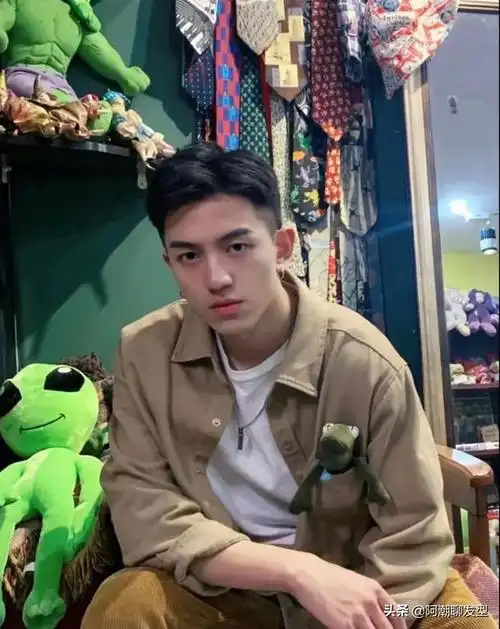 3款越剪越帅气的男生短发参考,2021年值得一试(2021流行短发发型图片