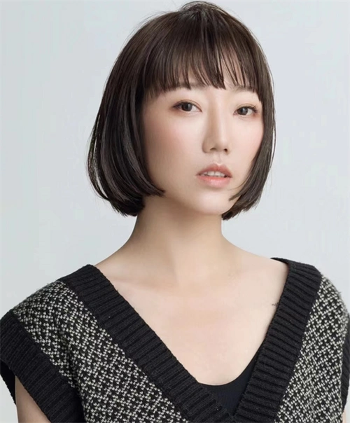 经典内扣波波头 减龄瘦脸少不了_波波发型 - 美发站