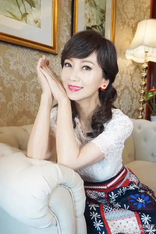 62岁赵雅芝发了几张照片网友吓呆了