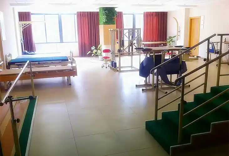 康复大厅-东莞福星女儿家护理院有限公司