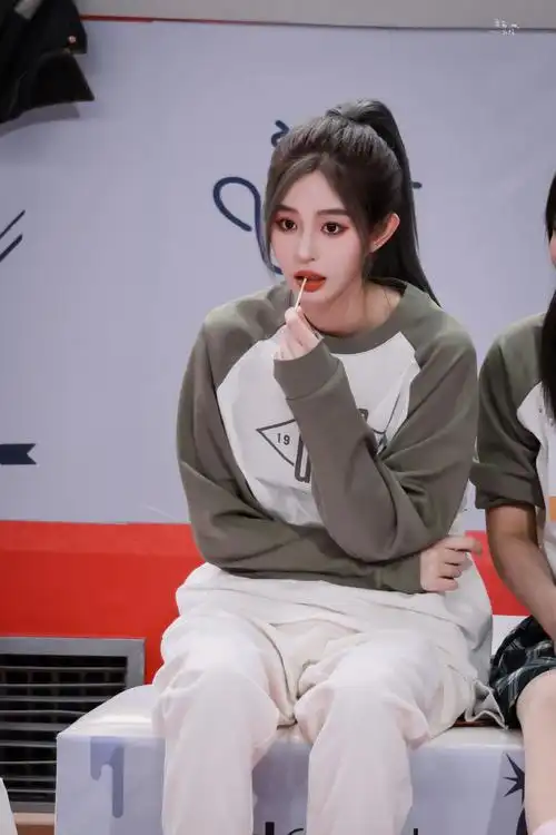 王奕超话231111 偶像运动会●)o(●@snh48-王奕